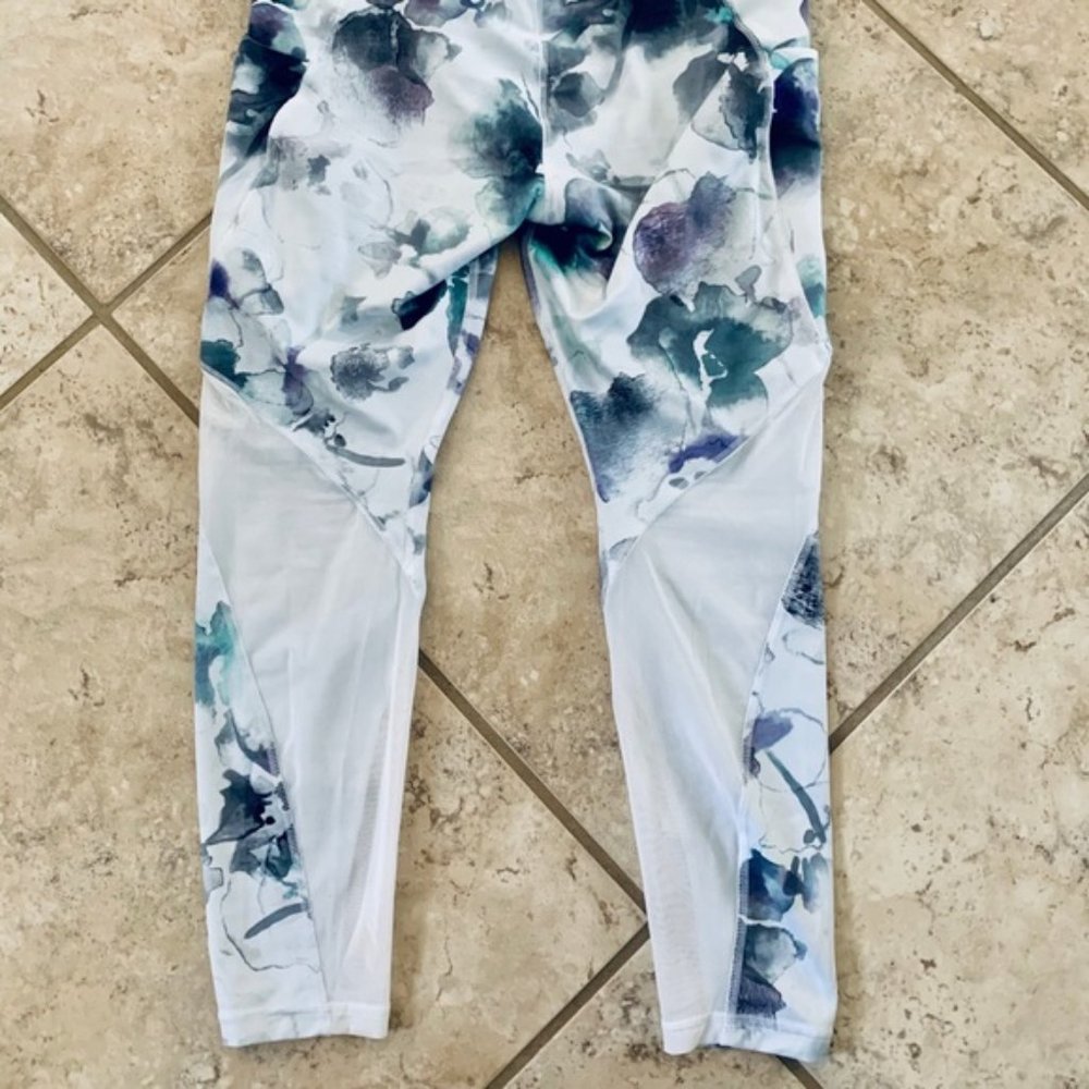 Athleta Floral Mudra 7/8 Tight - Picture 4 of 6